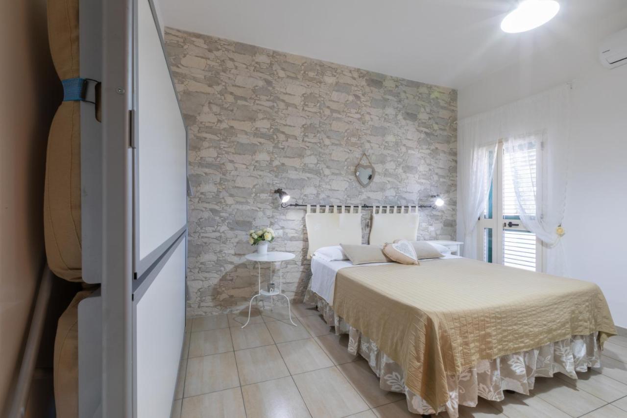 B&B L'Isola Che Non C'E Torre San Giovanni Ugento Luaran gambar