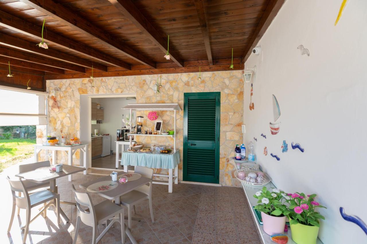 B&B L'Isola Che Non C'E Torre San Giovanni Ugento Luaran gambar